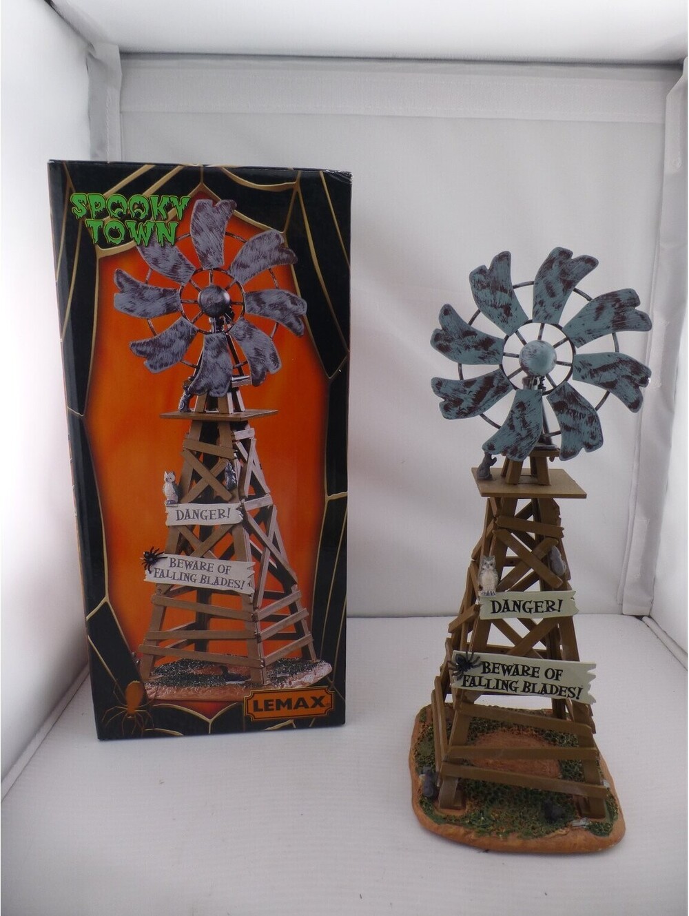 Lemax Spooky Town Spooky Windmill Halloween Village Figurine Table Accent I2
